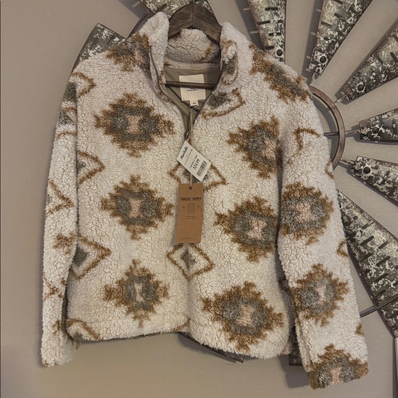 Thread & Supply Sherpa Jacket in Cream and Brown - Picture 1 of 2